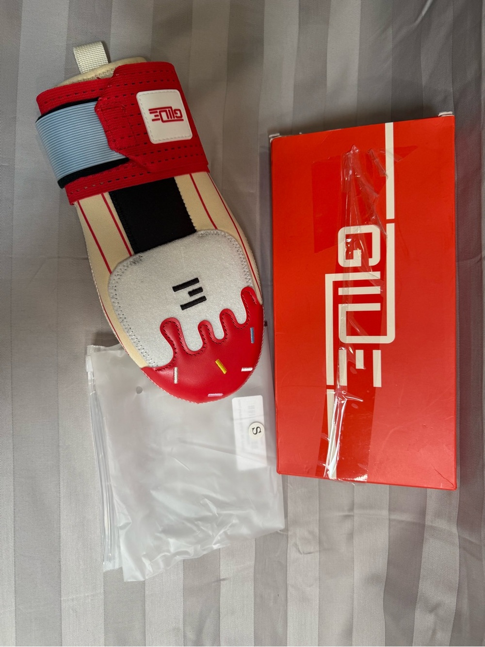 GILDE Softball Sliding Glove Size S Full Finger Hook & Loop Strap Red/White